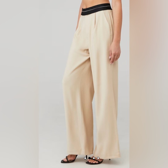 GUC NONchalant- Rebecca Pant in Crema. Size XL - Picture 3 of 11